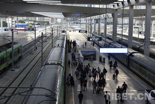 拉林鐵路開通運營滿三月 群眾收獲滿滿幸福 道路旅客運輸站經(jīng)營